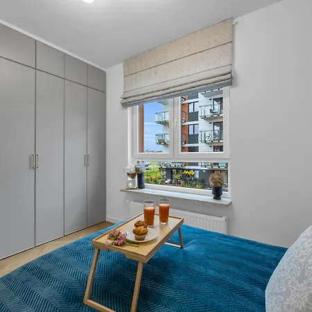 61m2 Wlochy - Parking, Gym, Balcony, Workspace - By Rentujemy Apartment