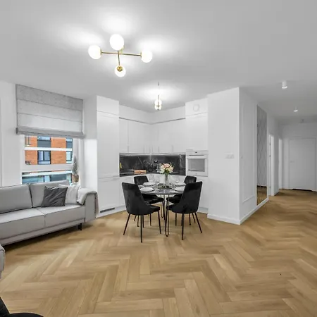 Apartment 61m2 Wlochy - Parking, Gym, Balcony, Workspace - By Rentujemy Warsaw