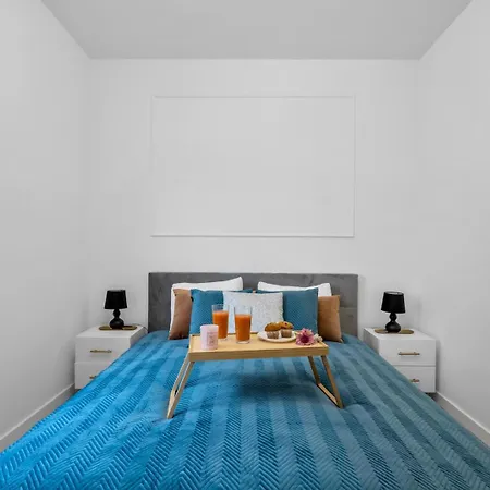 Apartment 61m2 Wlochy - Parking, Gym, Balcony, Workspace - By Rentujemy *