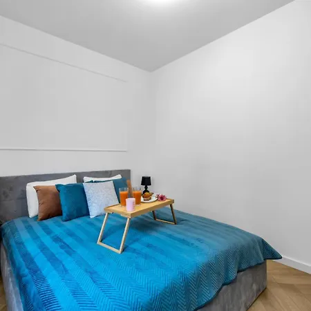 61m2 Wlochy - Parking, Gym, Balcony, Workspace - By Rentujemy *